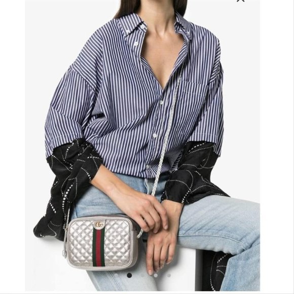 ❌SOLD❌ EUC Authentic Gucci Trapuntata Quilted Silver Crossbody Camera Bag - Picture 3 of 8